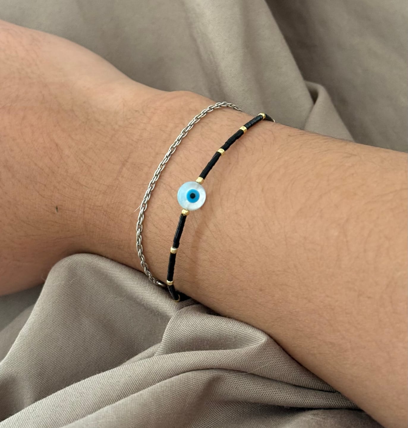 Customer photo review of Pulsera Chaquiras Con Ojo Turco