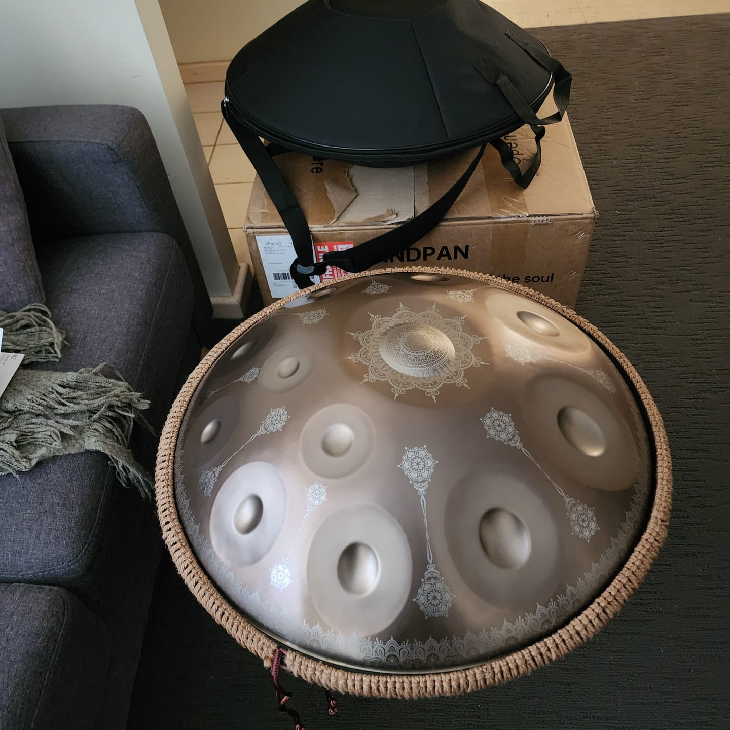 Customer photo review of Riza Handpan 12-Note D Kurd Beginner Mandala Gold 432hz 55cm