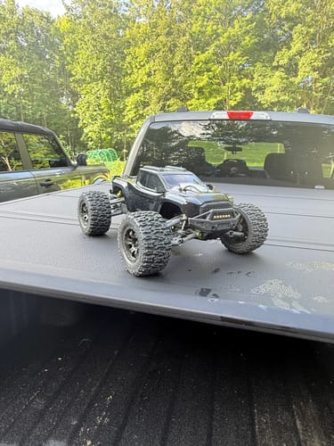 Customer photo review of Rlaarlo Metal MINI 1:10 Scale RTR Brushless Monster Truck, RZ001G-A