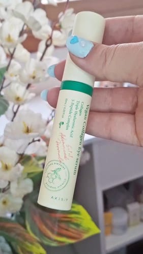 Customer photo review of Peptīdu serums ādai ap acīm un masāžas aplikatoru AXIS-Y Vegan Collagen Eye Serum