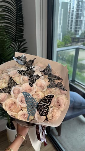 Customer photo review of Sandstone Rose Bouquet