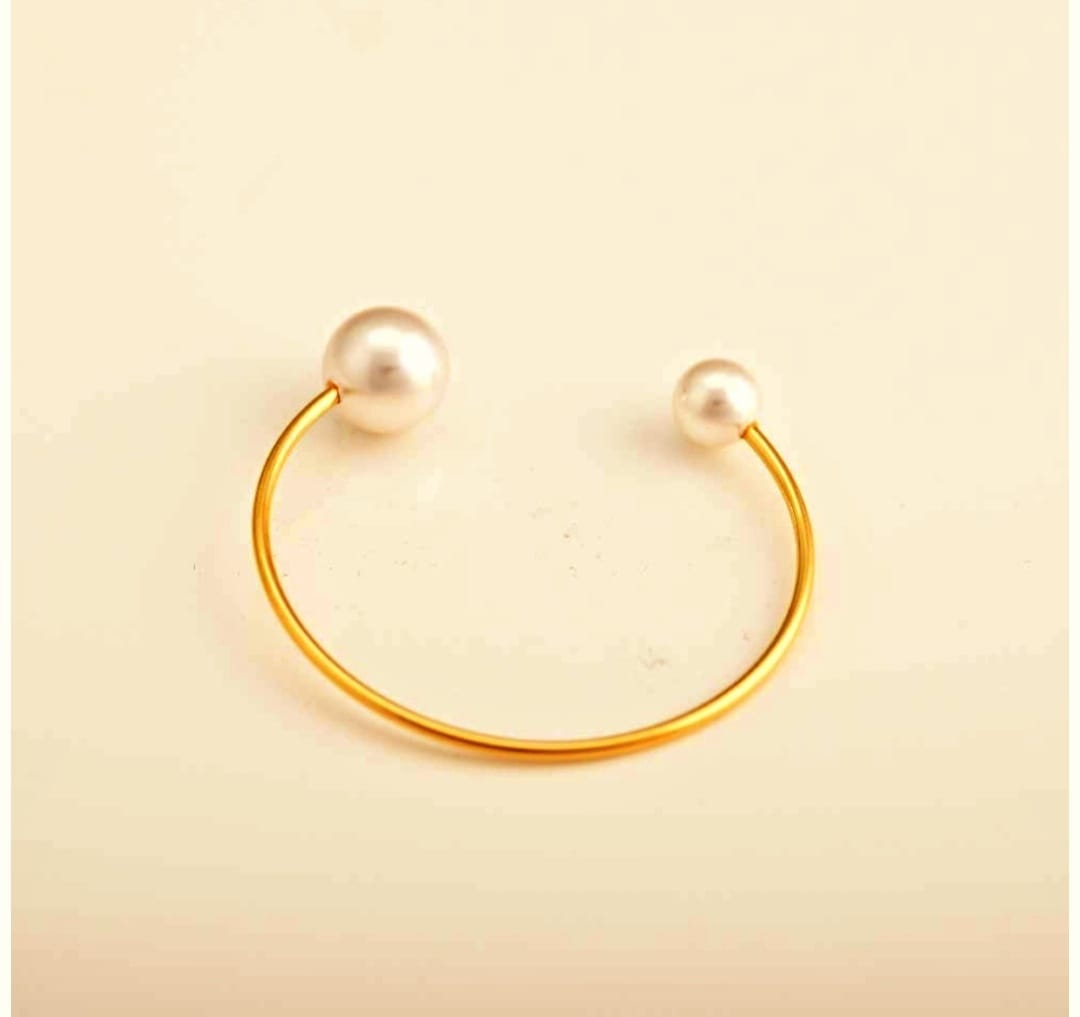 Customer photo review of Pearl Cuff Bangle Bracelet