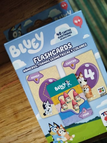 Customer photo review of Flash Cards – Números, Colores Y Figuras Geométricas - Bluey