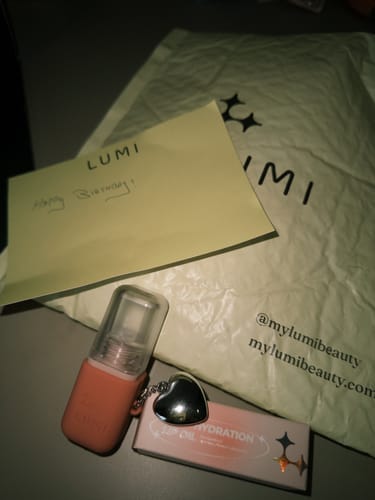 Customer photo review of Deep Hydration Lip Oil
