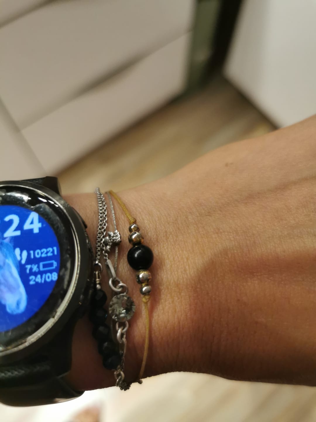 Customer photo review of Obsidian Armband - Naturband