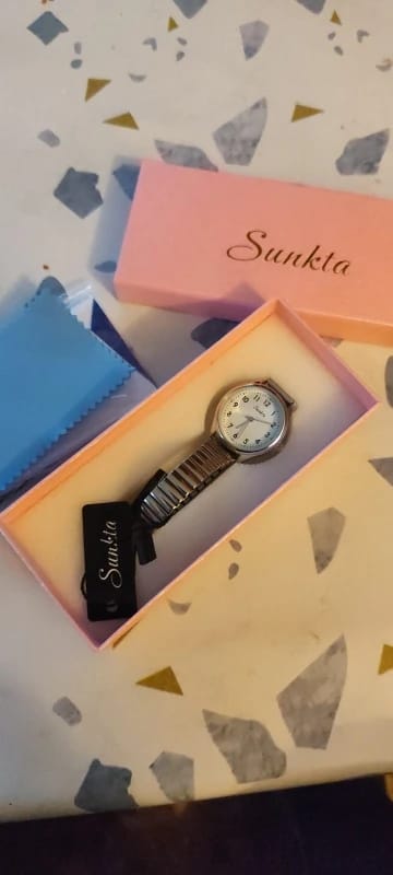 Customer photo review of Gold Stainless Steel Women's Watch Quartz Minimalist