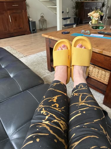 Customer photo review of HappyFlops