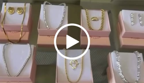 Customer video review of Anello con pietra grossa e zirconi