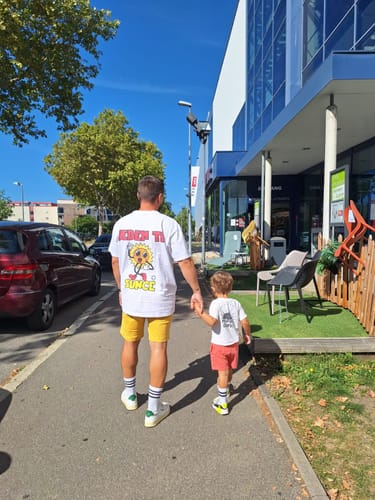 Customer photo review of Jebem ti sunce Oversize T-Shirt