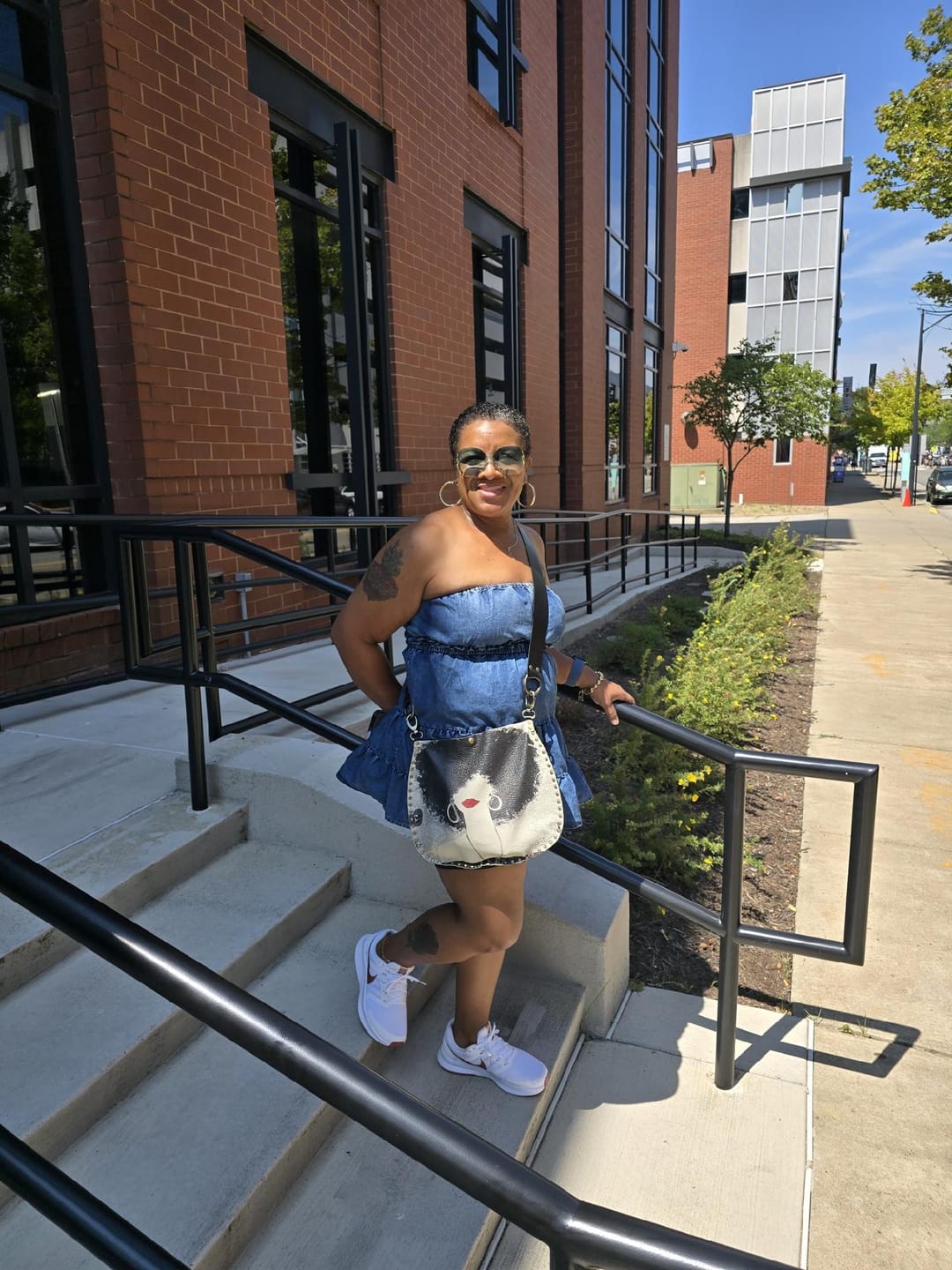 Customer photo review of Medium X-Body | BEAUTIFUL REBEL B+W Red Lips