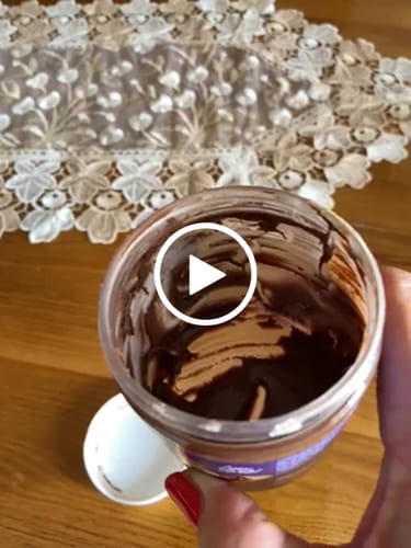 Customer video review of Crema proteica gusto nocciola e cacao