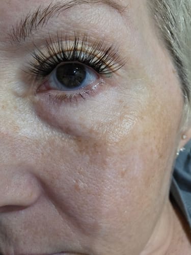 Customer photo review of Plushy Gossamer® Lash