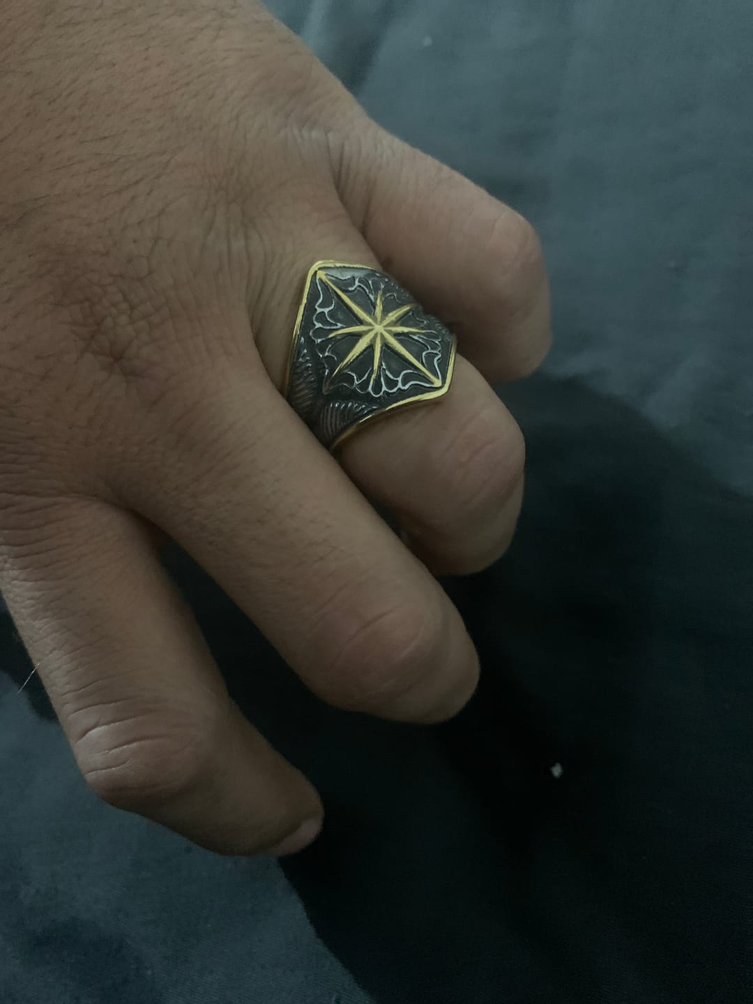 Customer photo review of Anillo Blake