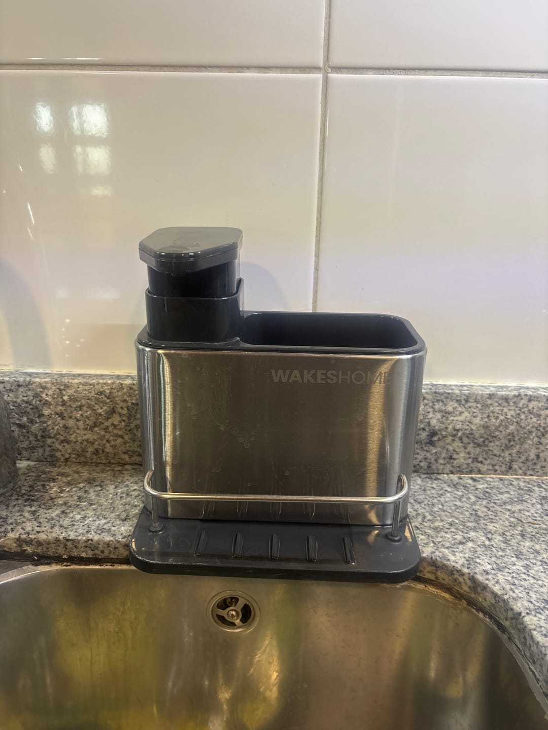 Customer photo review of Dispensador De Lavalozas Jabón Y Porta Esponja Organizador 3 en 1