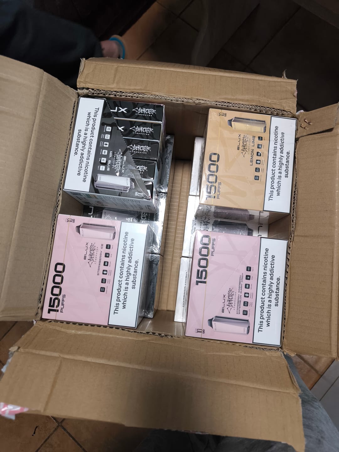 Customer photo review of Elux Cyberover 15000 Puffs Disposable Vape (Box of 10)