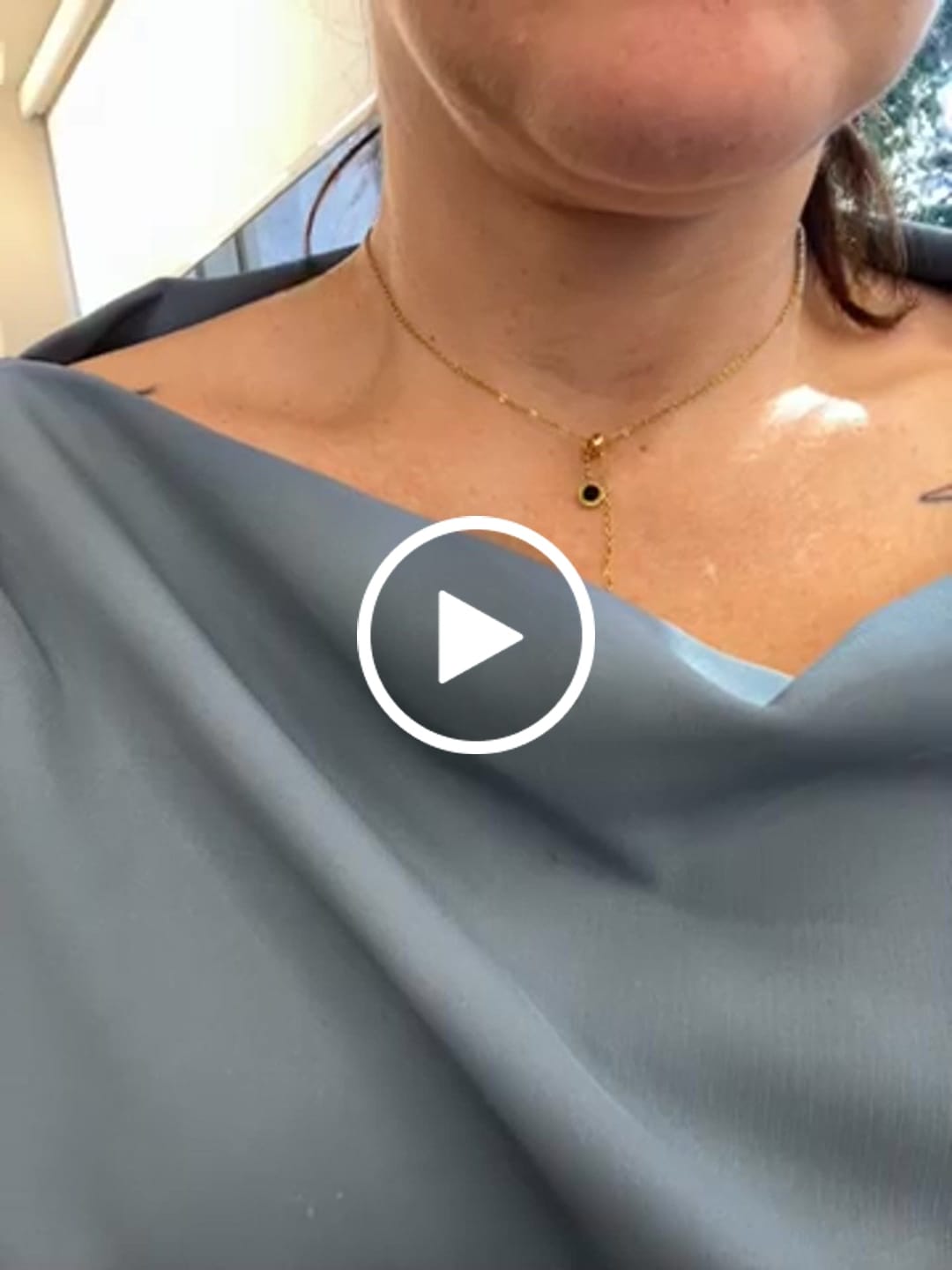 Customer video review of Colar Gravatinha Athenas Banhado em Ouro 18k
