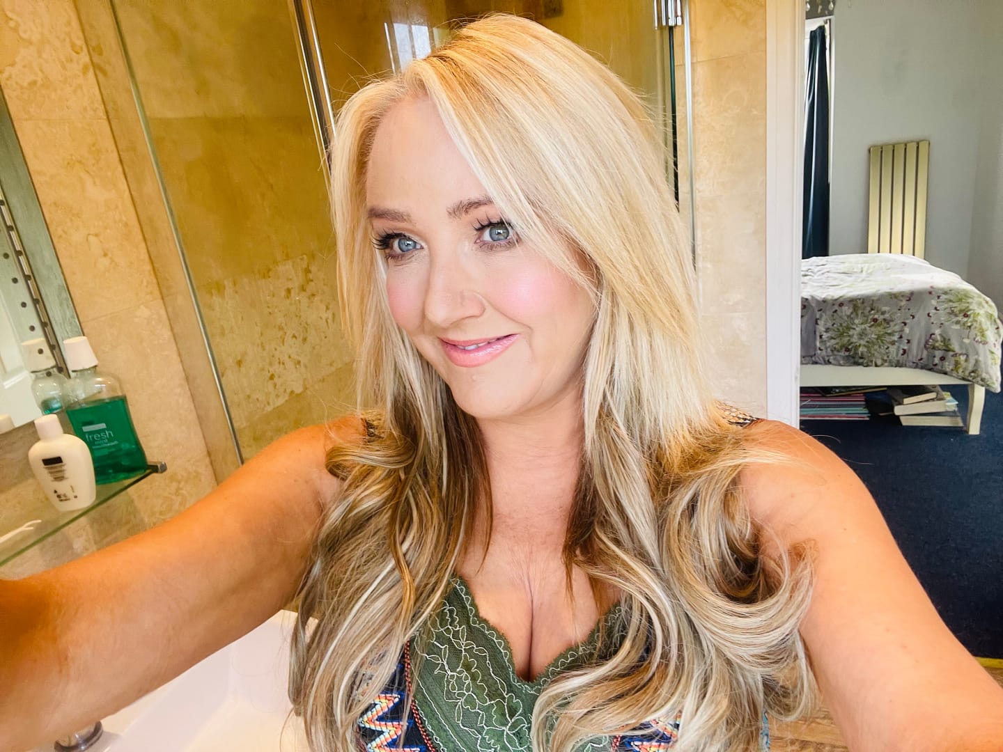 Customer photo review of Stranded 16" One Piece Flicky Clip-in Hair Extension - Colour #10/613 Camelia