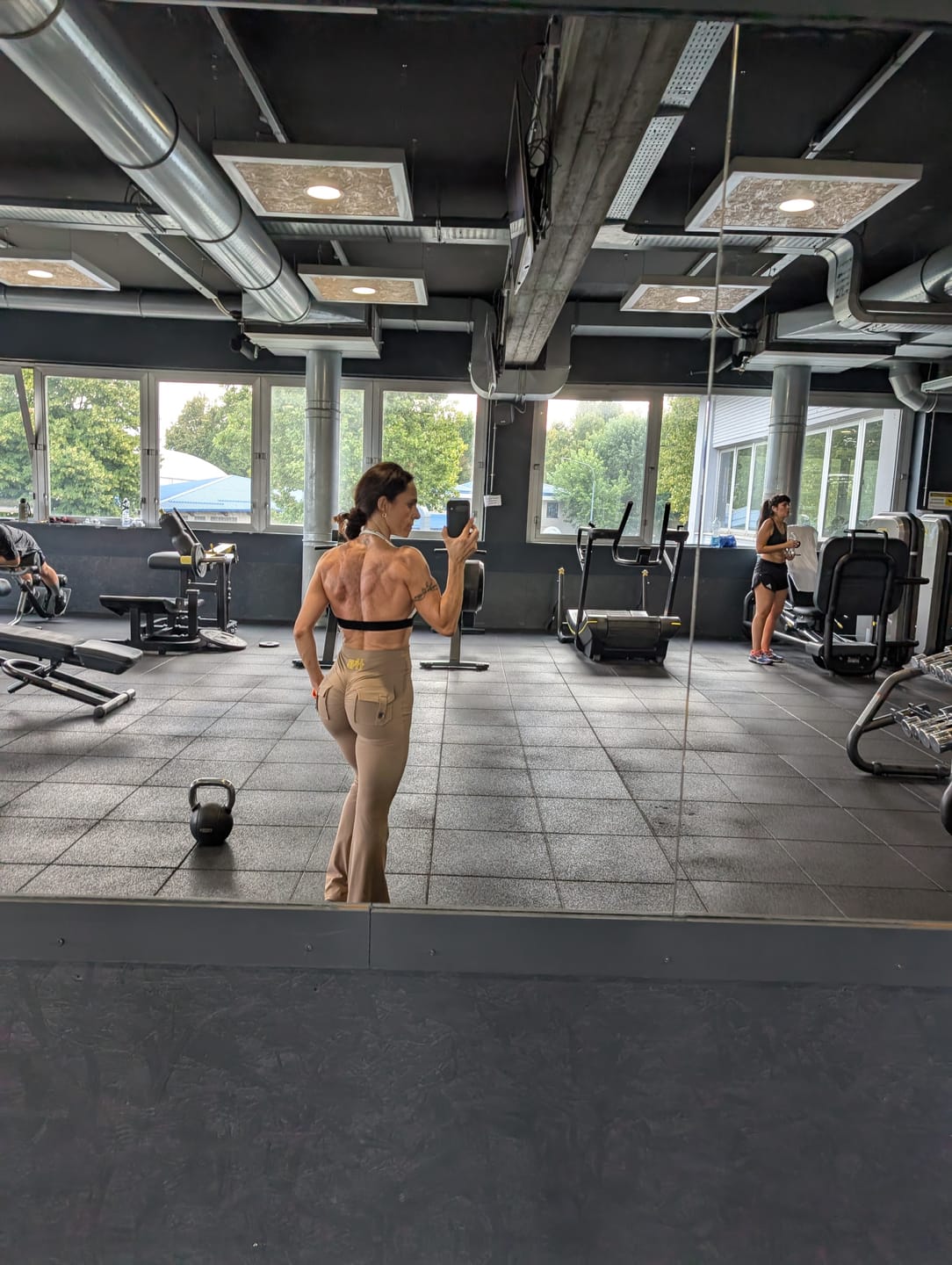 Customer photo review of LEGGINGS A ZAMPA DI ELEFANTE VENUS BEIGE