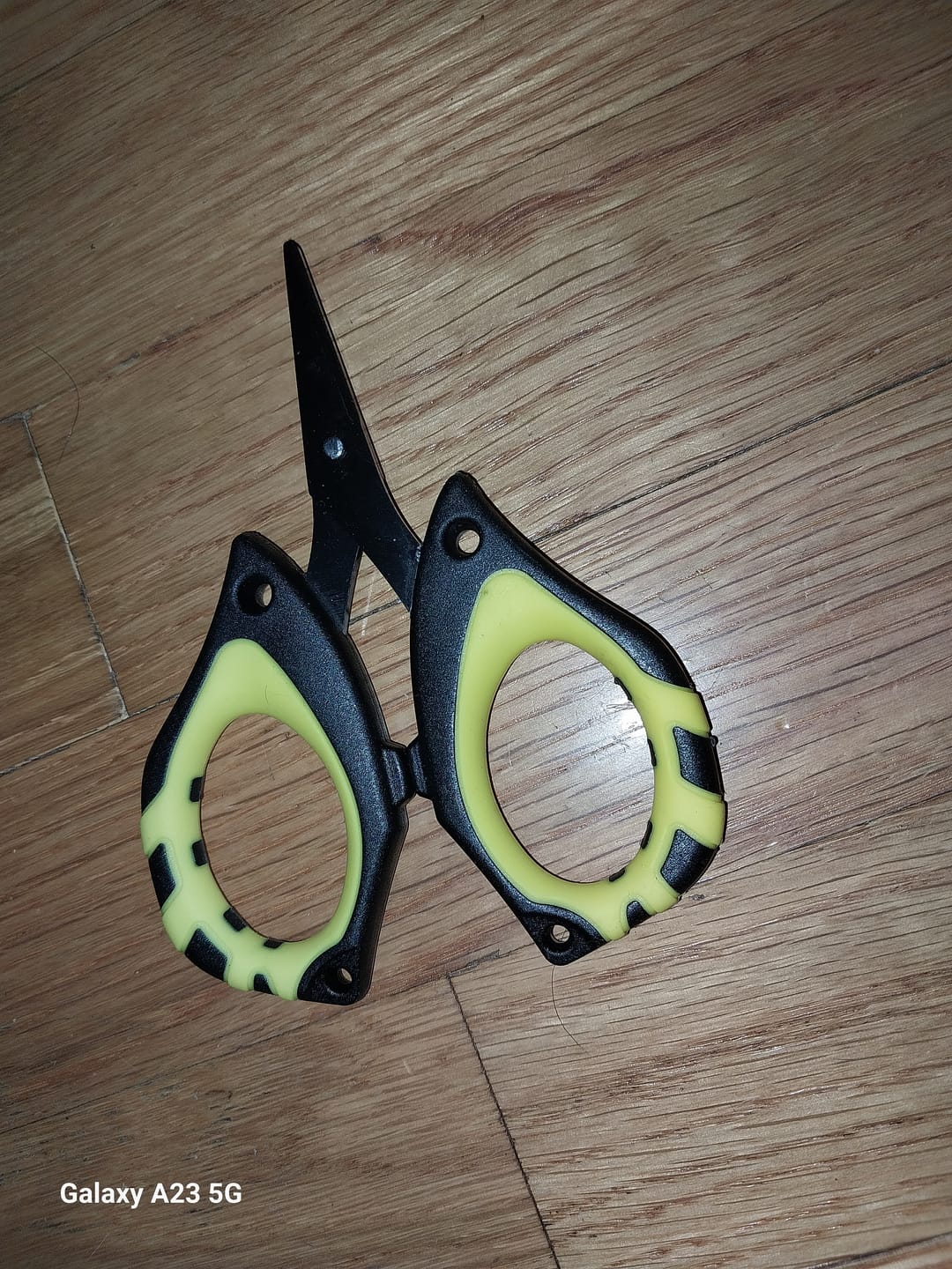 Customer photo review of Mini Scissors for Cutting Braided Fishing Line