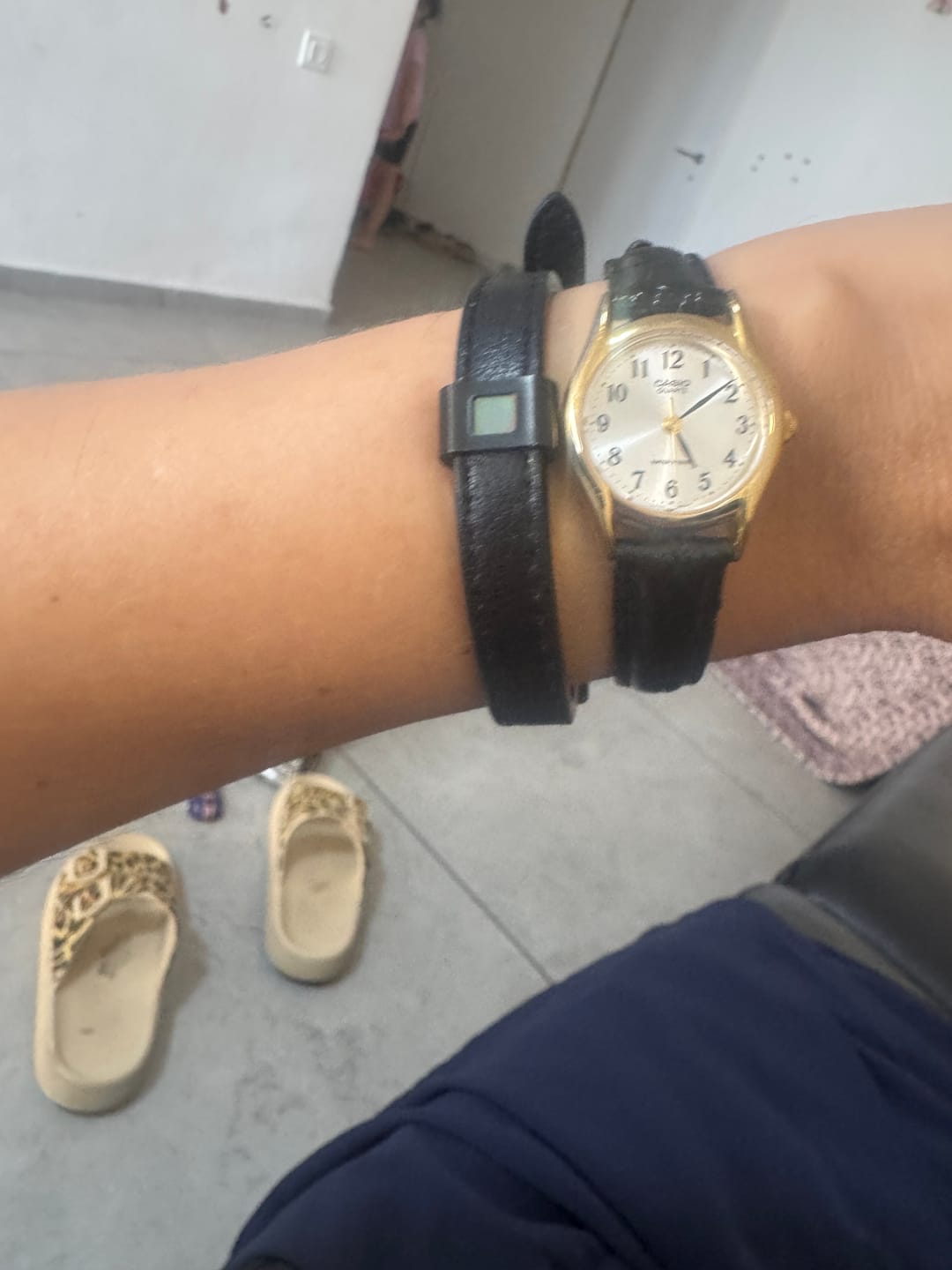 Customer photo review of צמיד עור - "All Black״