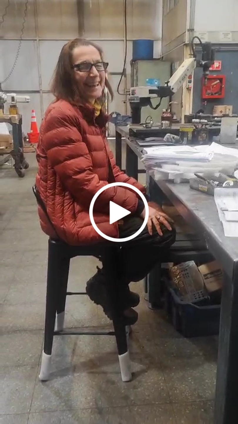 Customer video review of Taburete Medio 67 Tolix c/resp Negro