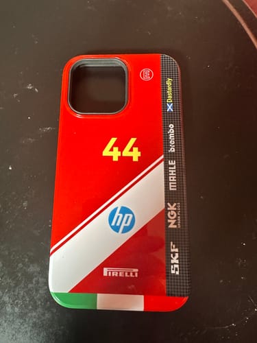 Kundenbewertung mit Foto zu Ferrari F1 2025 SF-25 Livery - Individuelle Premium Hülle für iPhone