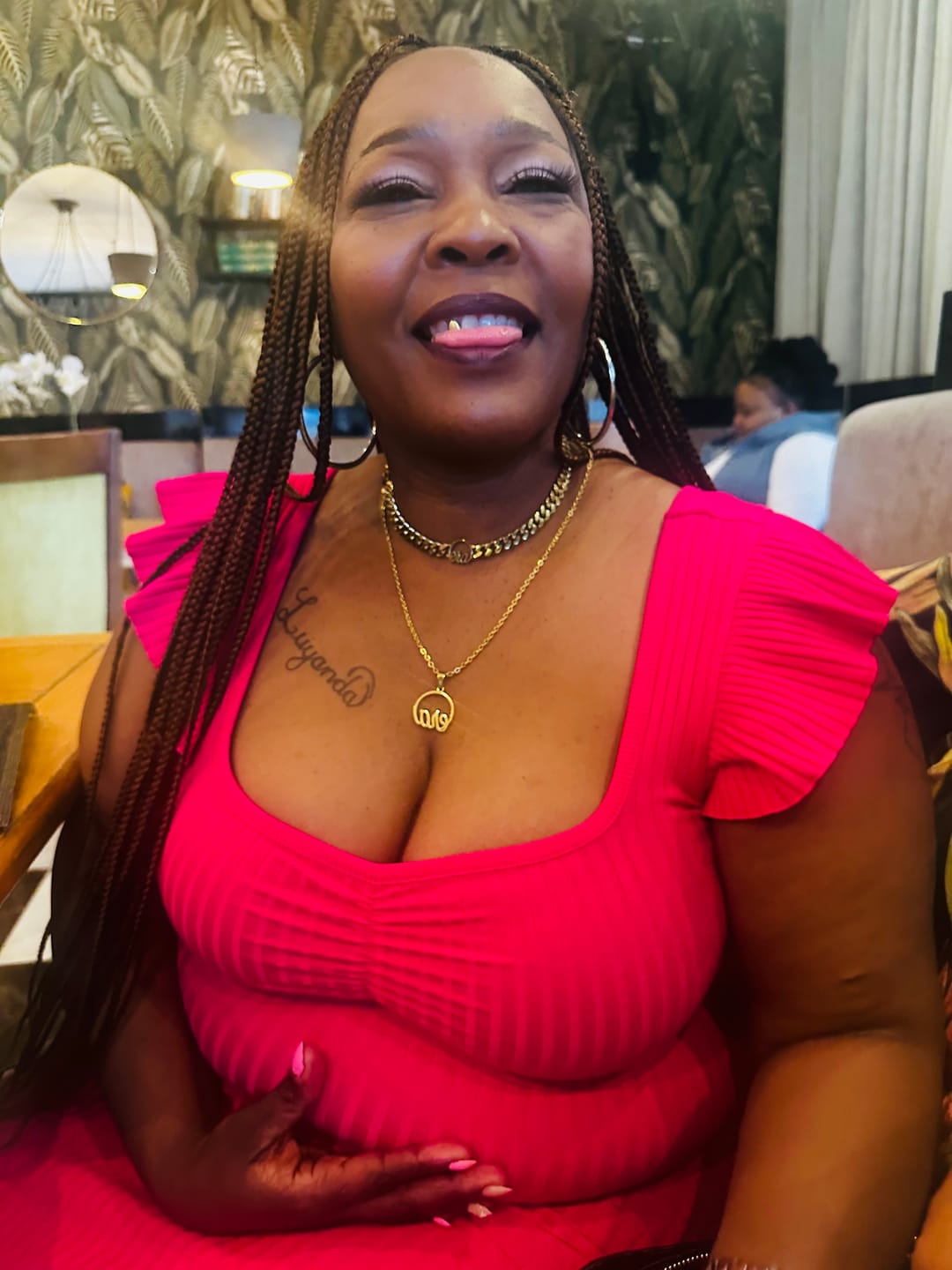 Customer photo review of Gold Era Choker & Necklace Combo