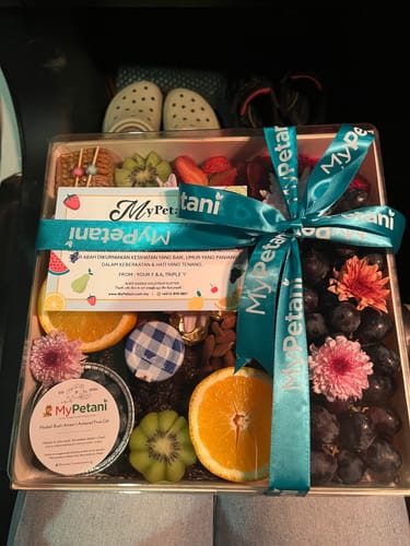 Customer photo review of Bukit Gasing Gold Fruit Grazing Platter [Malaysia]