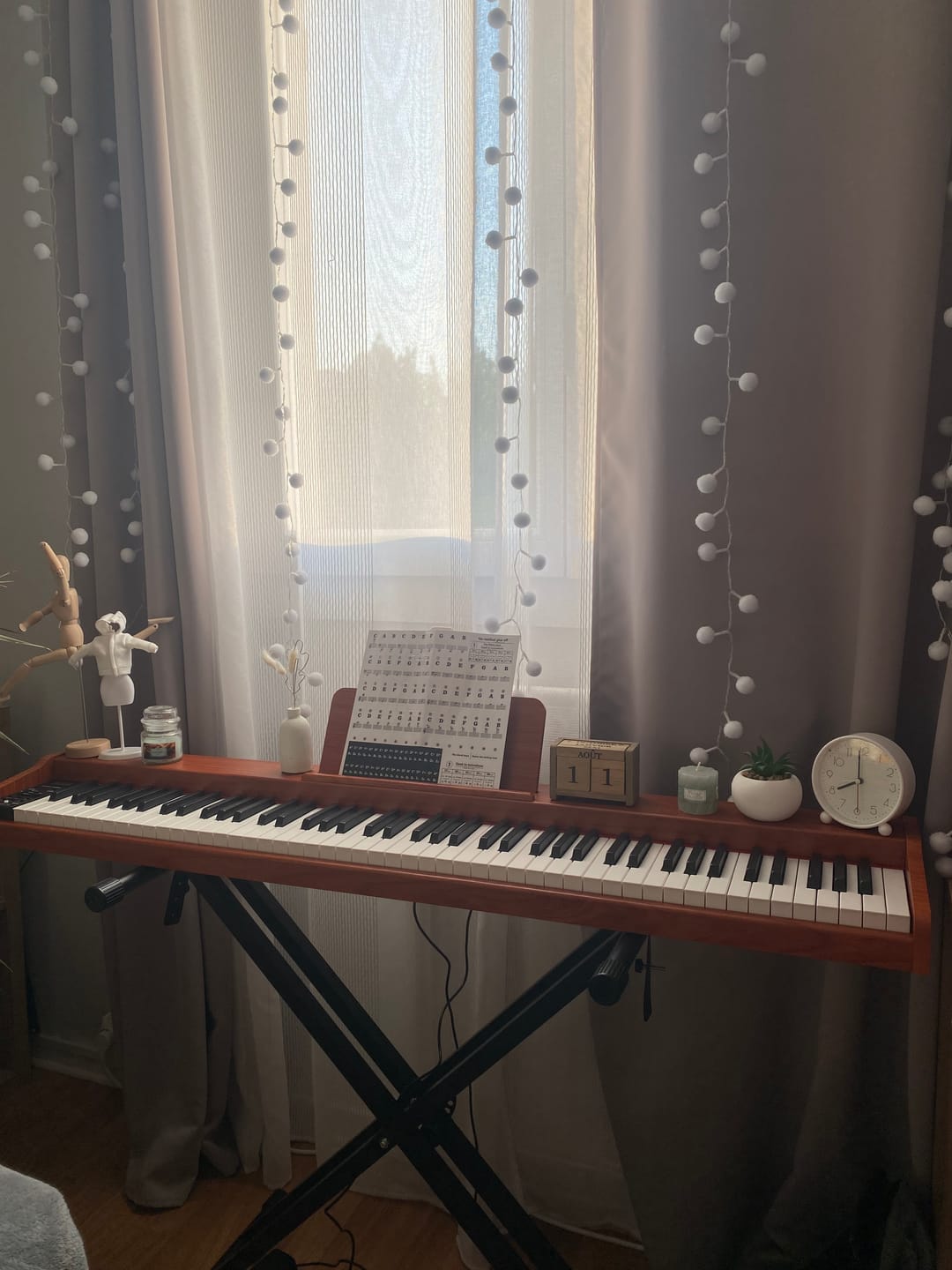 Customer photo review of Donner DEP-1S piano numérique clavier d'e-piano semi-lesté de style bois