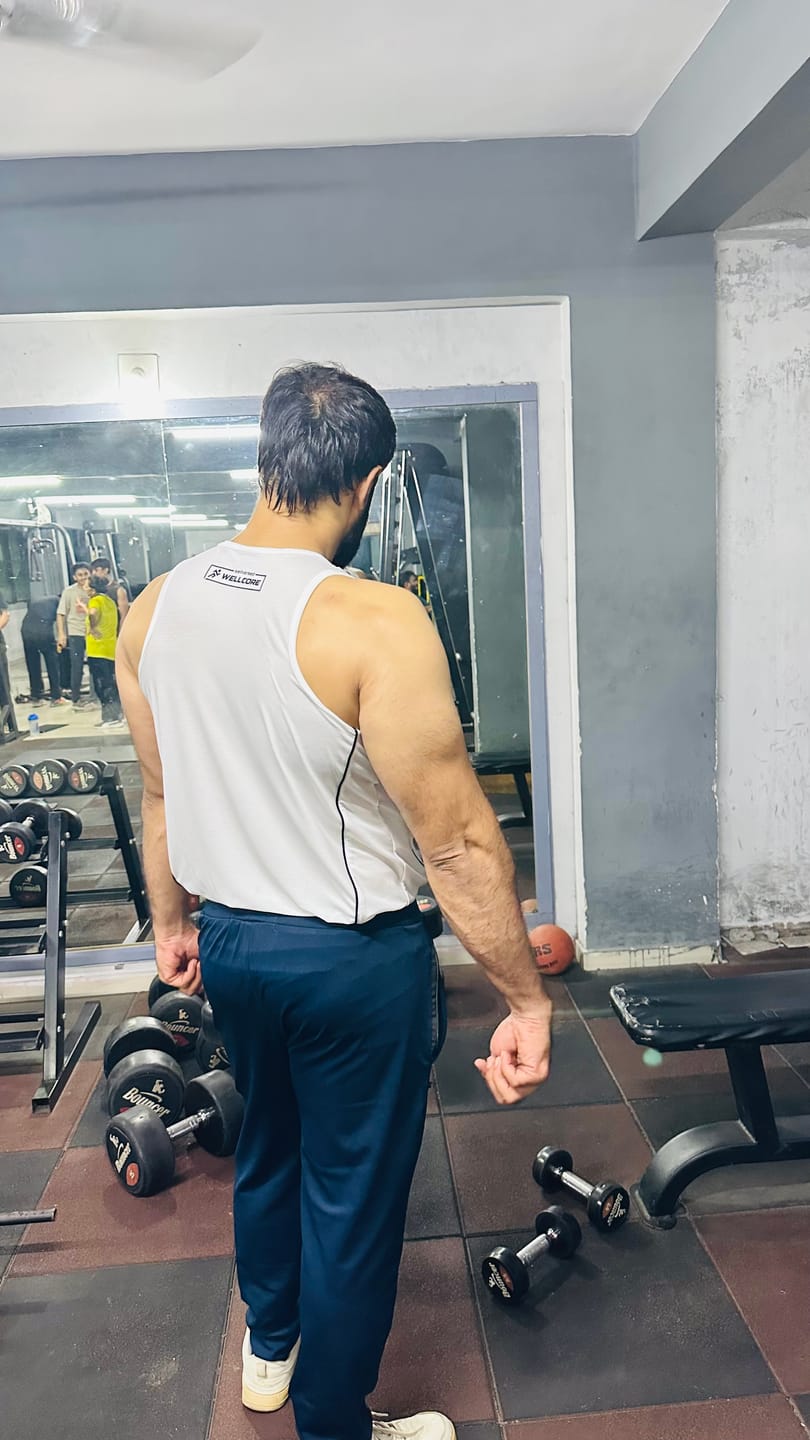 Customer photo review of Wellcore - Pure Micronised Creatine Monohydrate | Kiwi Kick (307g, 83 Servings)  + Premium Gym Vest