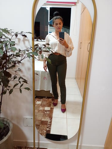 Eliana V. review of Calça Jeans Skinny Manacá Verde Escuro image 1 out of 2