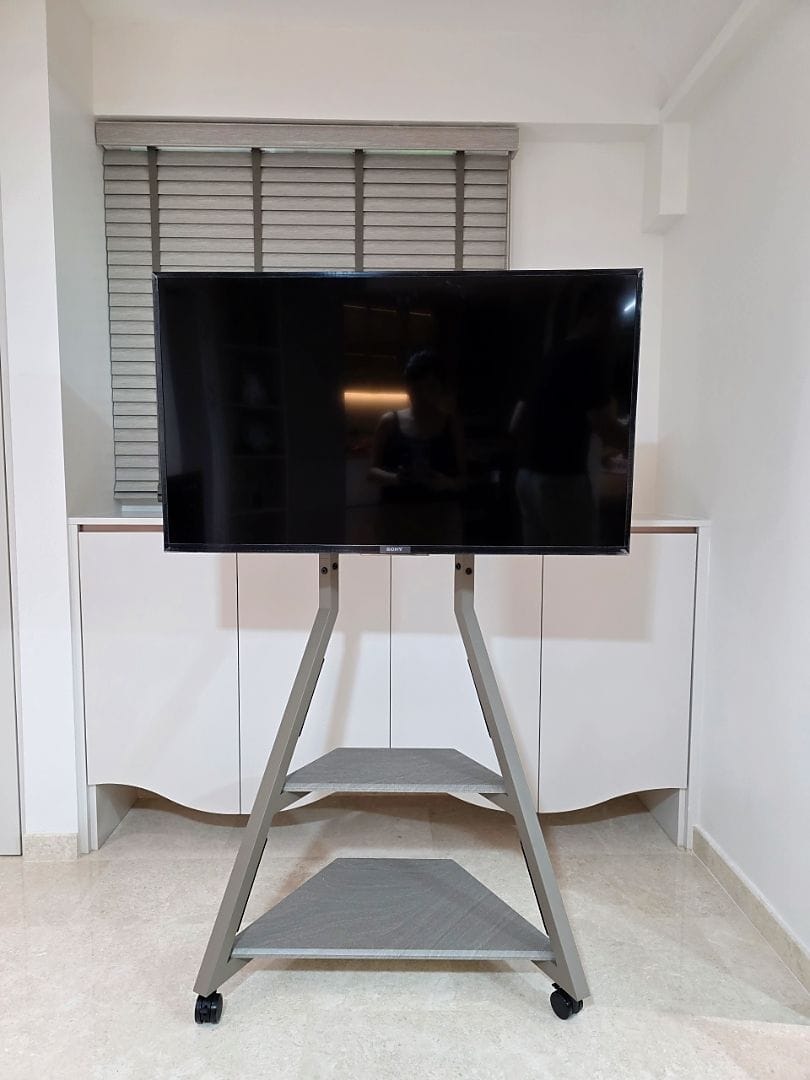 Customer photo review of Eiffel FT65 TV Stand