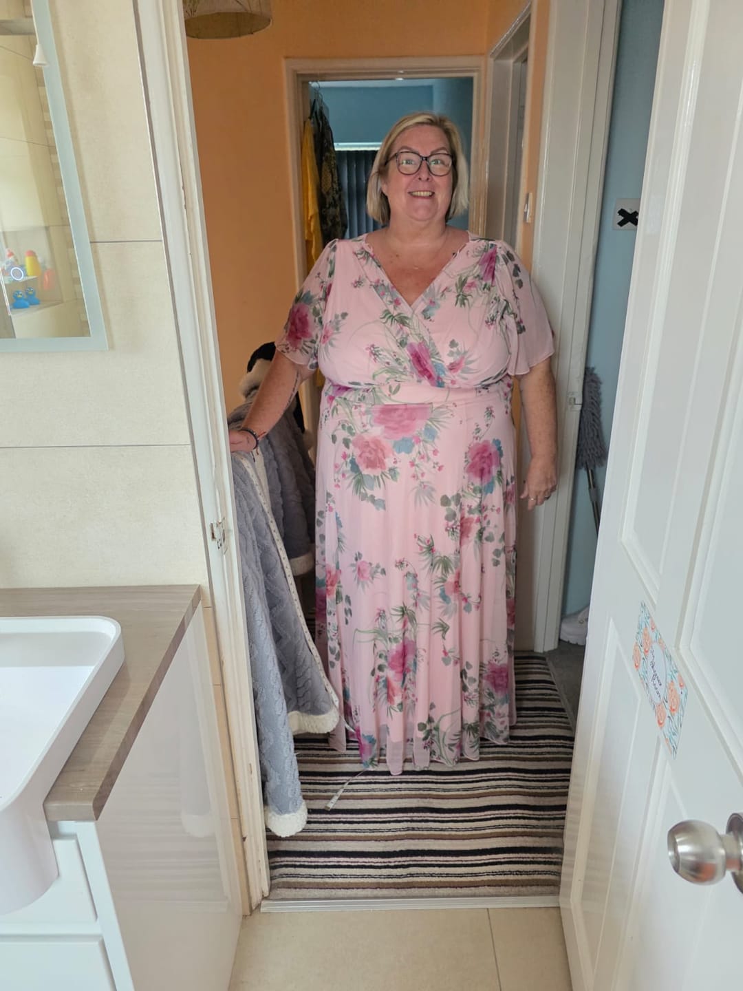 Customer photo review of Isabelle Pink Pink Flower Float Sleeve Maxi Dress