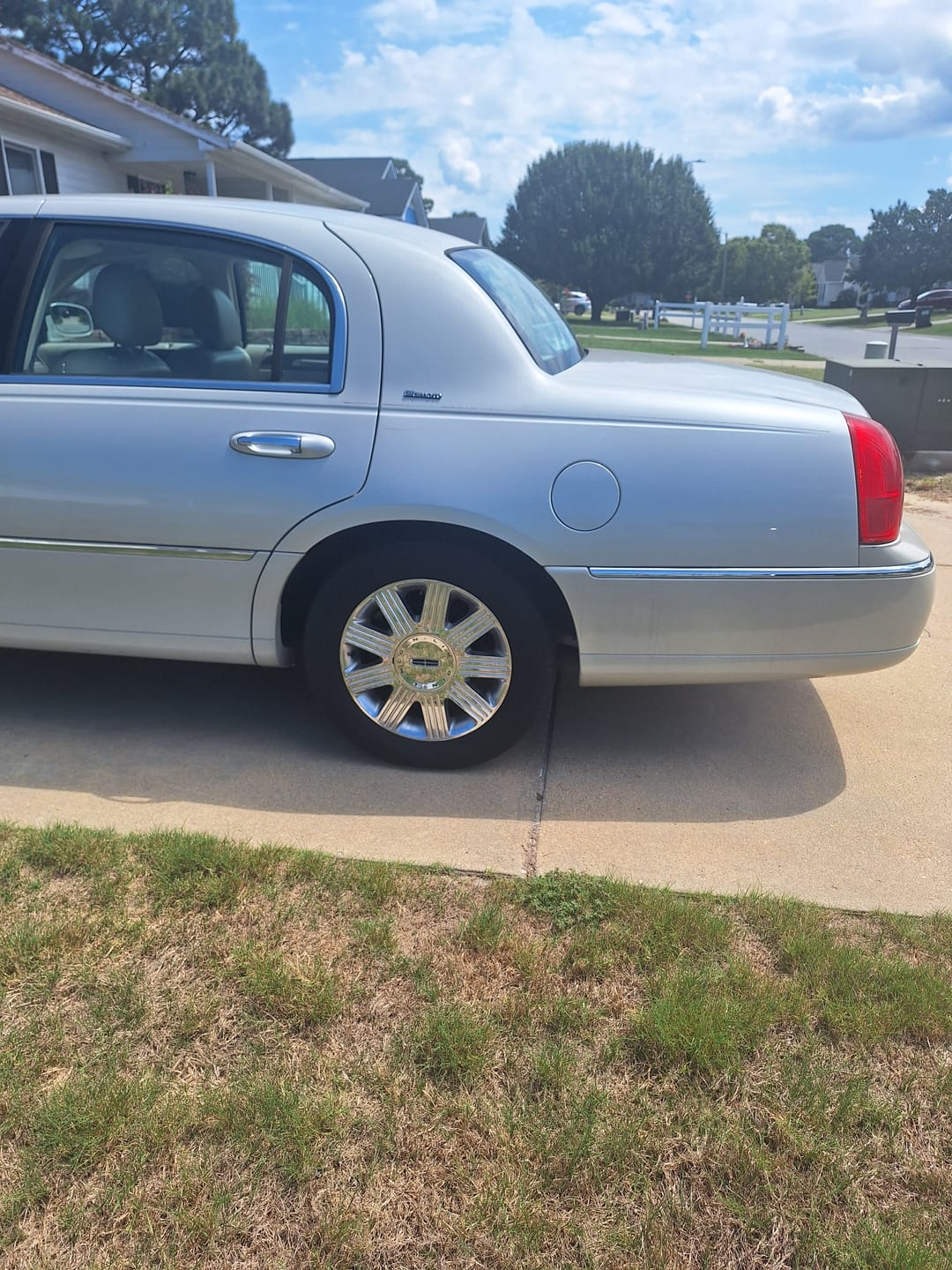 Customer photo review of 2003-2011 Lincoln Town Car Rear Air Suspension Conversion/Delete Kit with Rear Shocks (FA3RB)