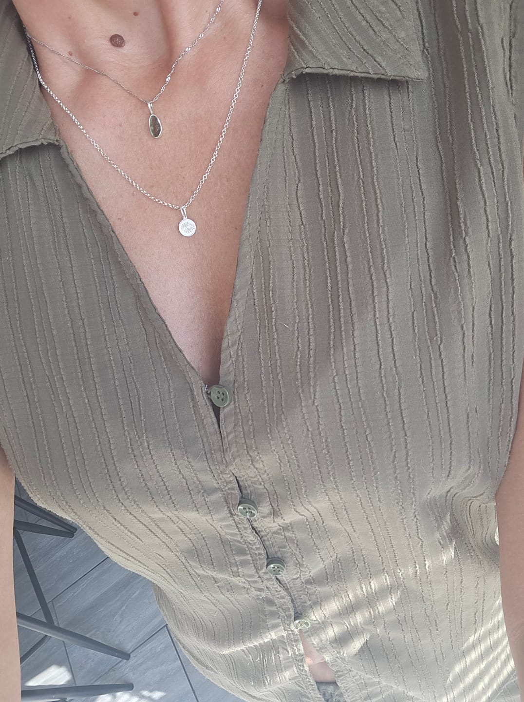 Customer photo review of Moldavite - Mini necklace pendant