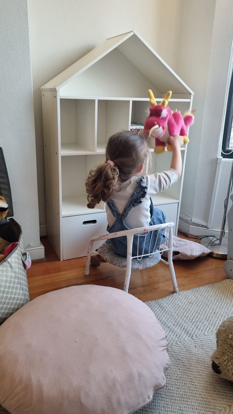 Customer photo review of Librero Infantil Casita Blanco