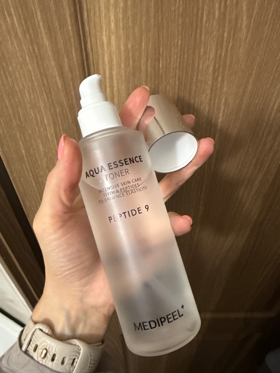 Customer photo review of Peptīdu toneris-esence priekš nobriedušai ādai Medi-Peel Peptide 9 Aqua Essence Toner