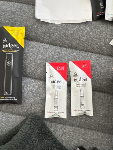 Customer photo review of 1 Gram Delta-8 THC Vape Pen | Strawberry Cheesecake - Indica