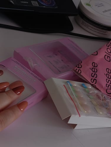 Customer photo review of Candy Tips - Short Round - 30 Adet Takma Tırnak