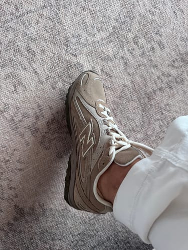 Customer photo review of New Balance 204L Mushroom Arid Stone
