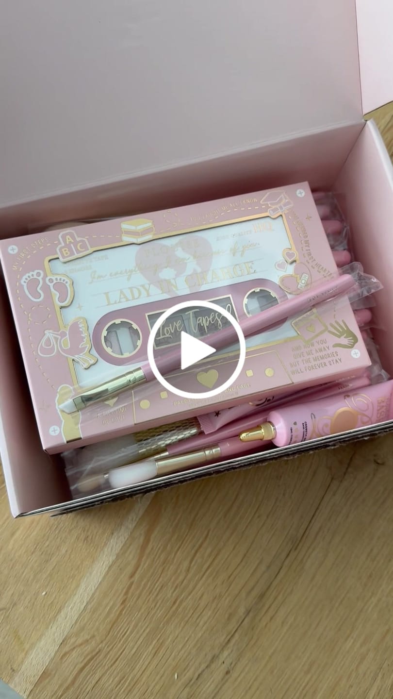 Customer video review of P.Louise 30-Piece Makeup Brush Bundle