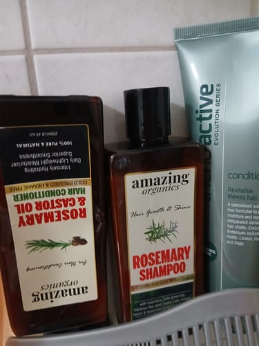 Customer photo review of Rosemary & Castor Oil Hair Conditoner