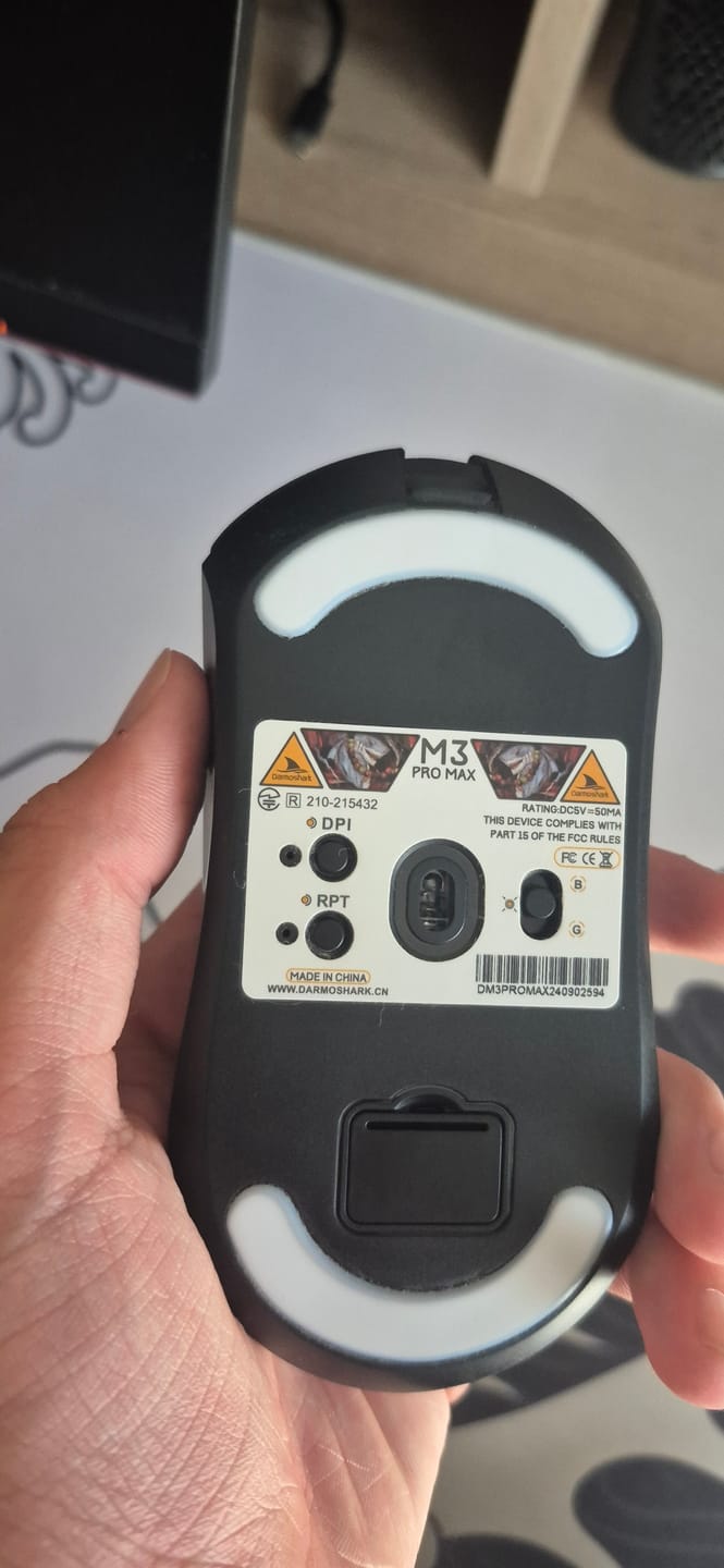 Customer photo review of Darmoshark M3 Pro Max Wireless Mouse