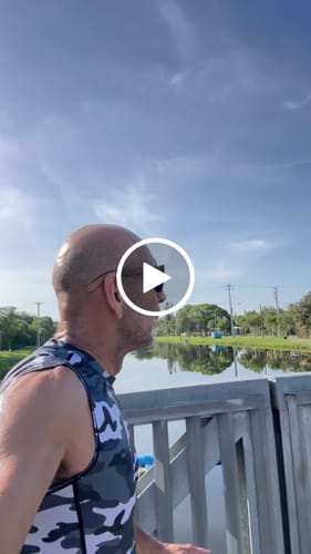 Customer video review of Mis Raíces Orange