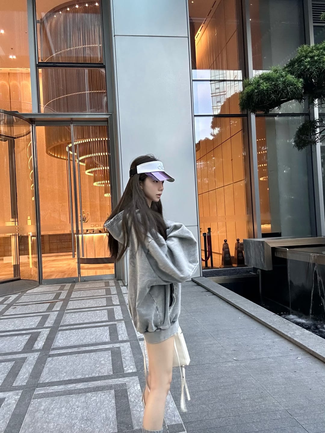 Customer photo review of Rase le sol Graphic Cross Hooded Sweatshirt