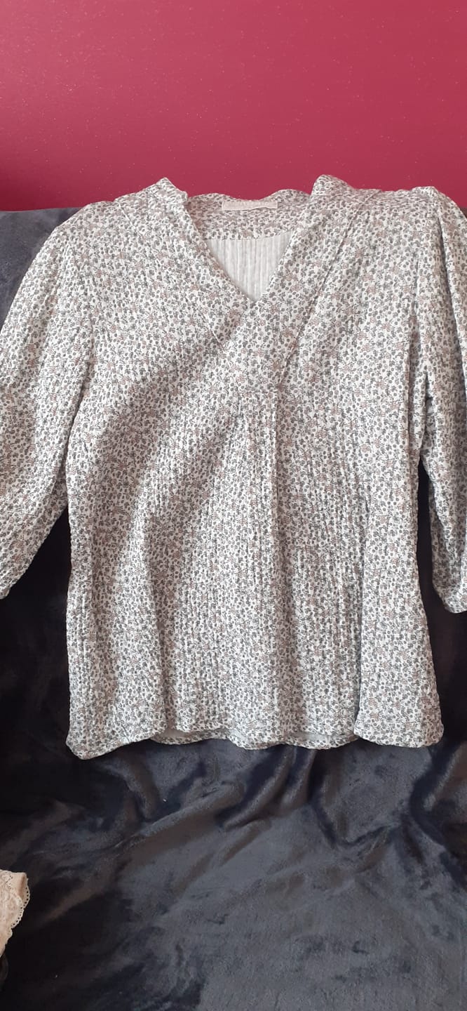 Customer photo review of Blouse Isabeau - double gaze de coton fleurs de printemps