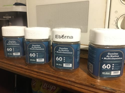 Customer photo review of Gomitas de Biotina y Multivitamínico