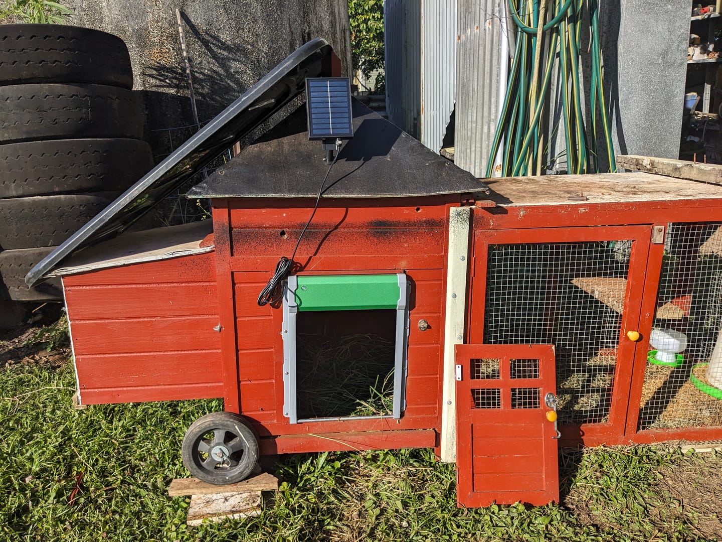 Customer photo review of Pets Gear Automatic Chicken Coop Door Solar Powered