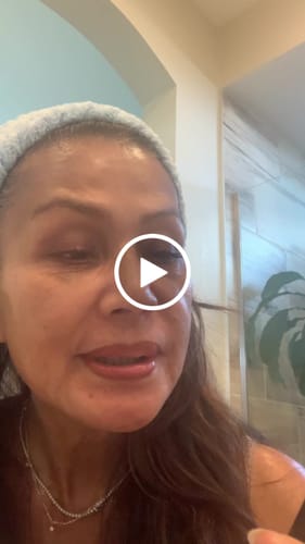 Customer video review of DIVINE9 Facial Serum