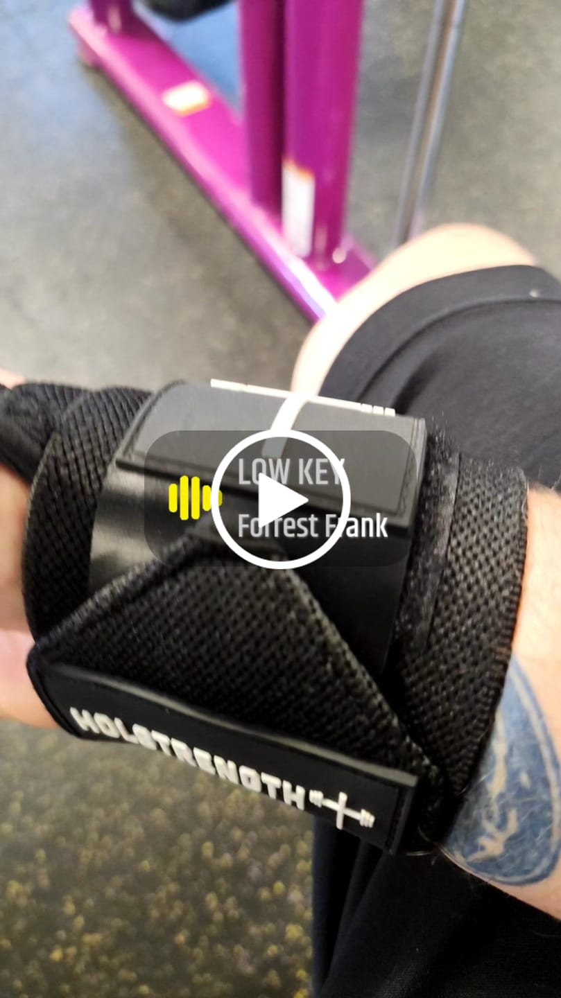 Customer video review of HolStrength Wrist Wraps 18"